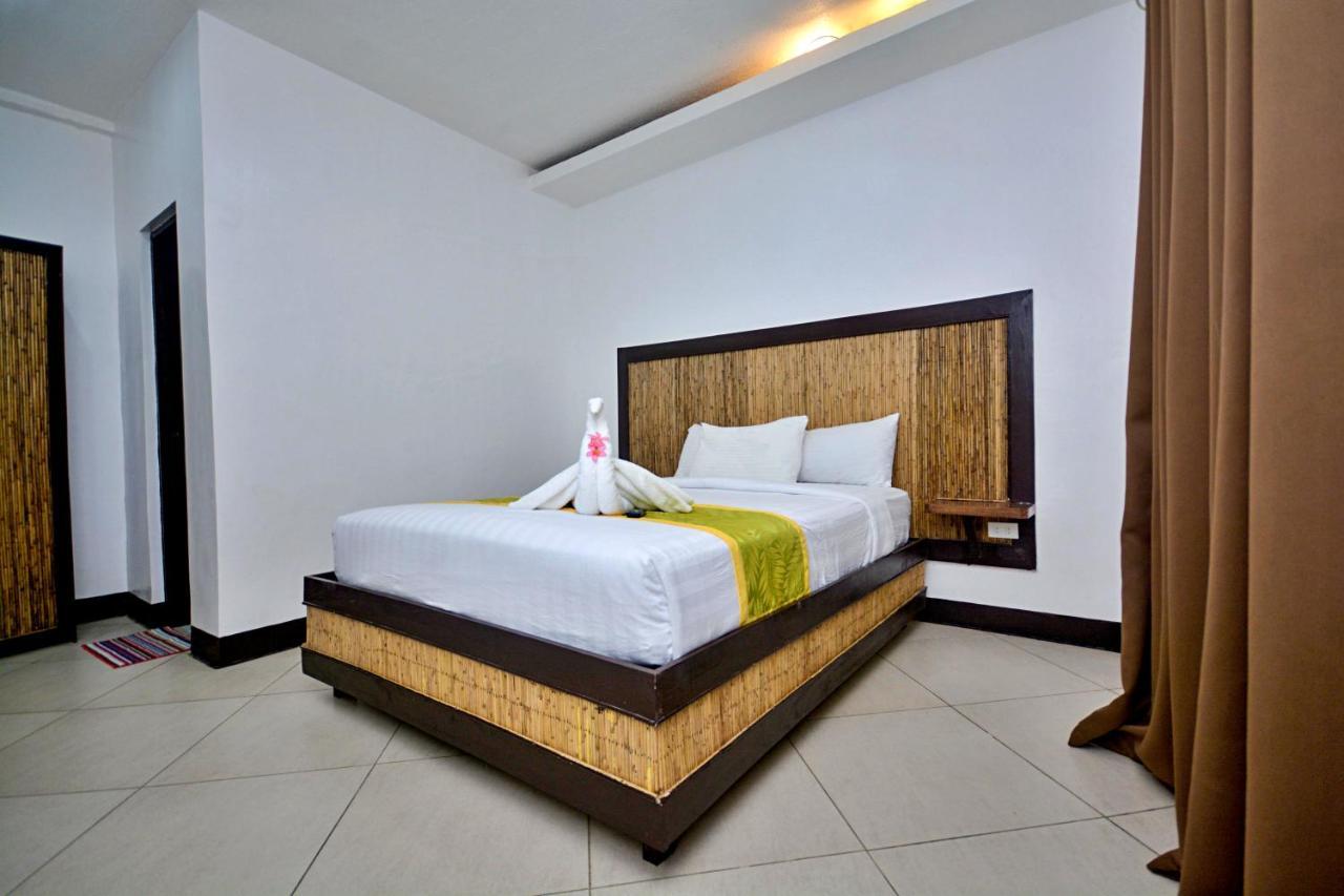 Bamboo Beach Resort & Restaurant Manoc-Manoc Luaran gambar